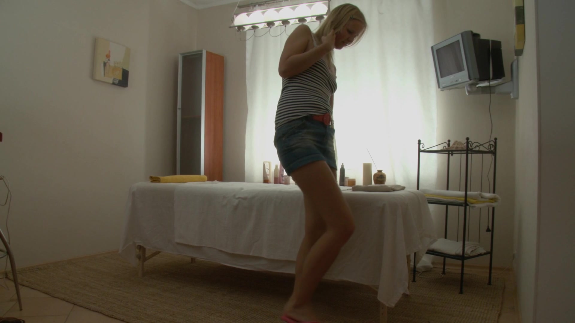Hawt blondie has great wazoo massage
