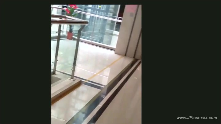chinese girls go to toilet.28