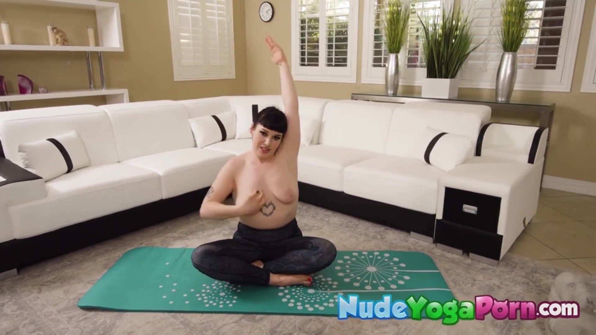 Curvy Alt Beauty Lita Lecherous Strips For Nude Yoga