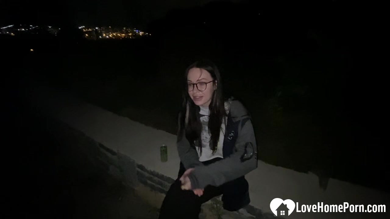 Nerdy babe gets plowed in the park