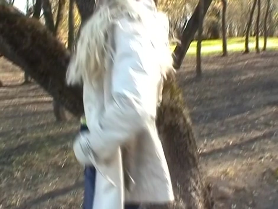 Rita in homemade sex video shows hard pussy drilling