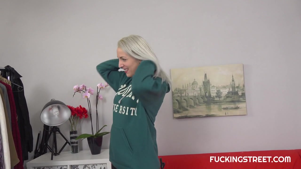 George Uhl & Liz Rainbow in Delicious Blonde Gets Invited To Private Photo Shoot - Porncz