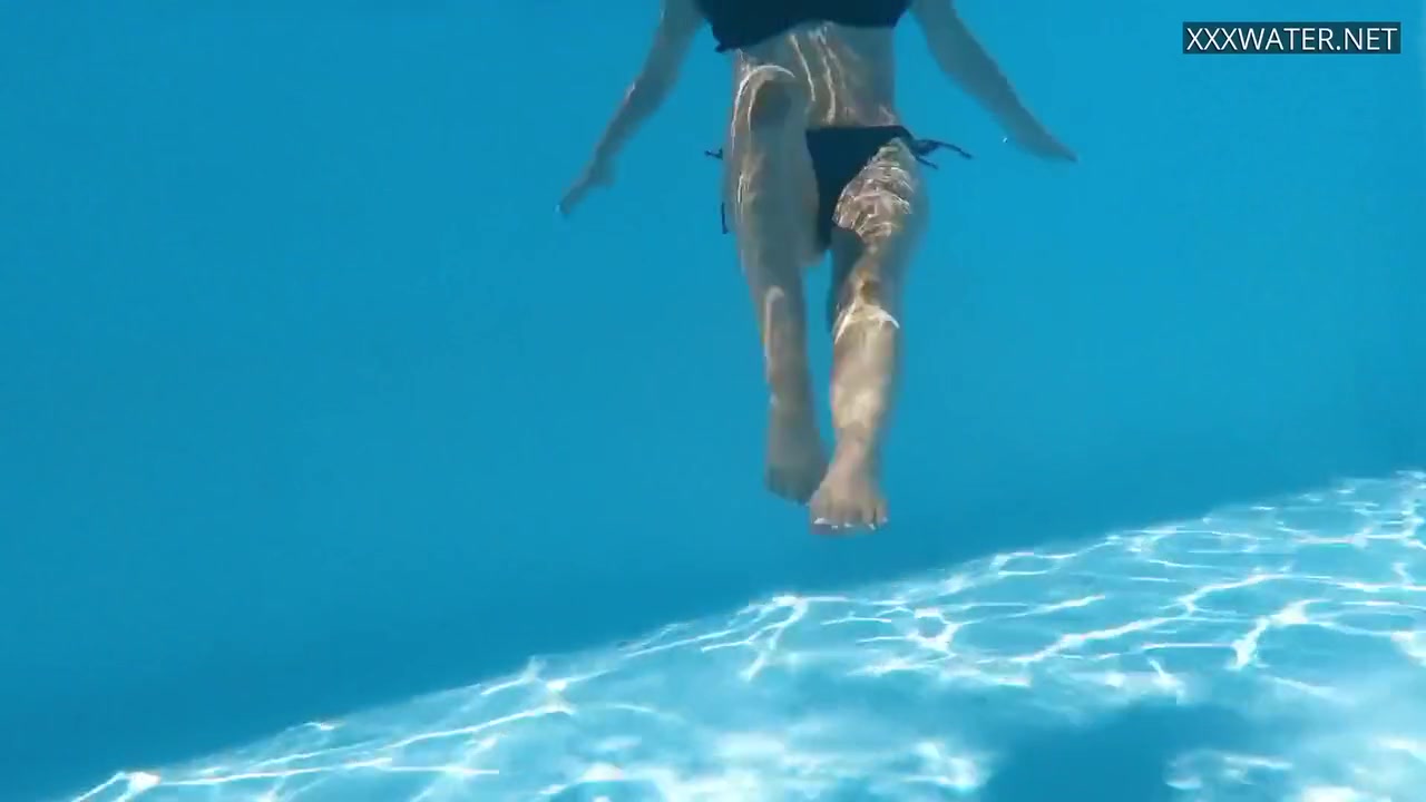 Hottest Petite Tightest Babe Underwater - Bonnie Dolce