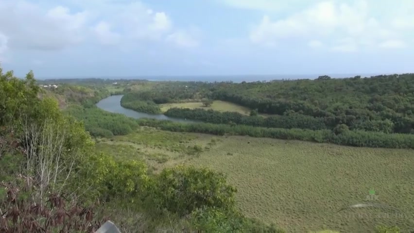 ATKGirlfriends video: virtual trip to Hawaii with Sativa Verte