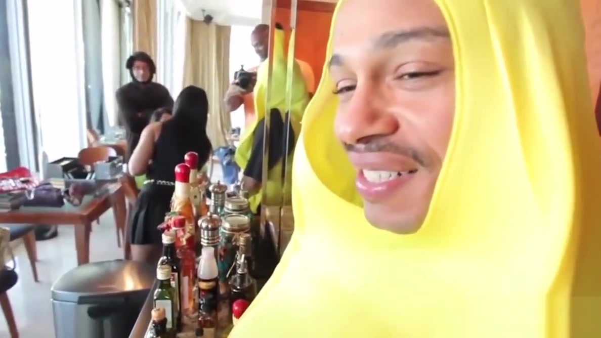 Tranny beauty sucking cock in costume
