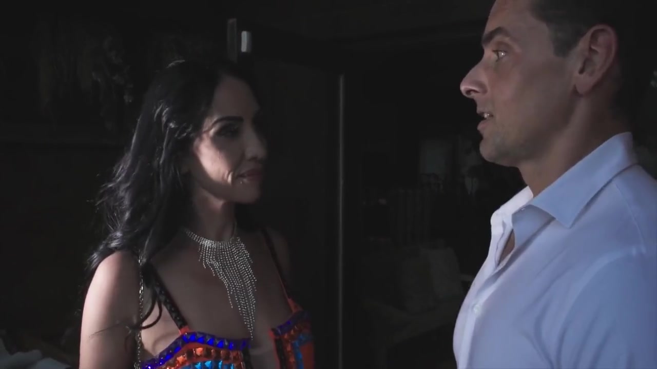Elena Del Monaco In Glamour Dolls 31