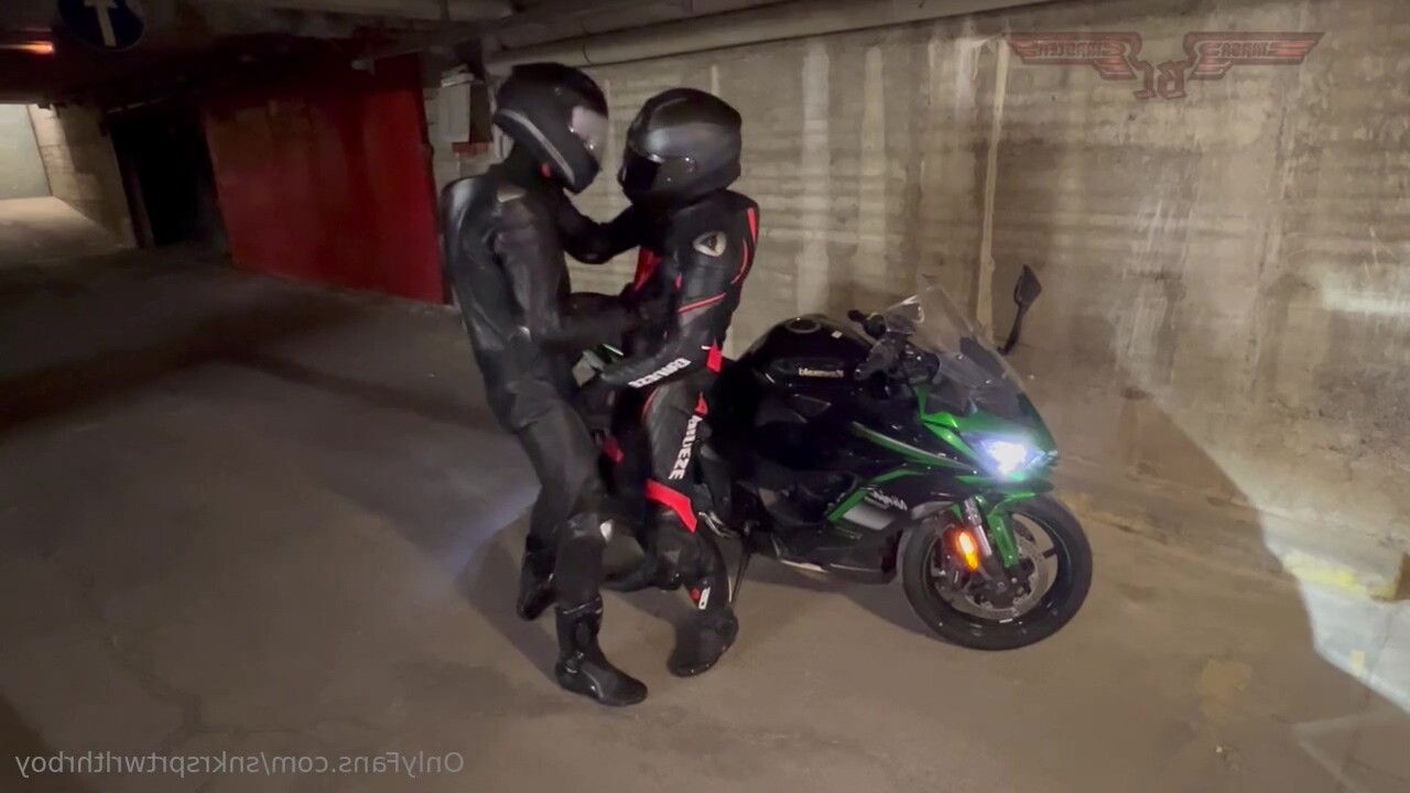 Biker gear gloved leather suit cuming