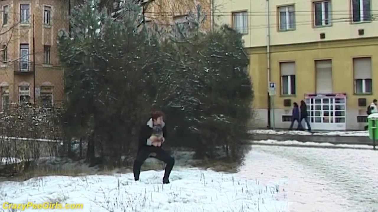 bbw milf peeing in public
