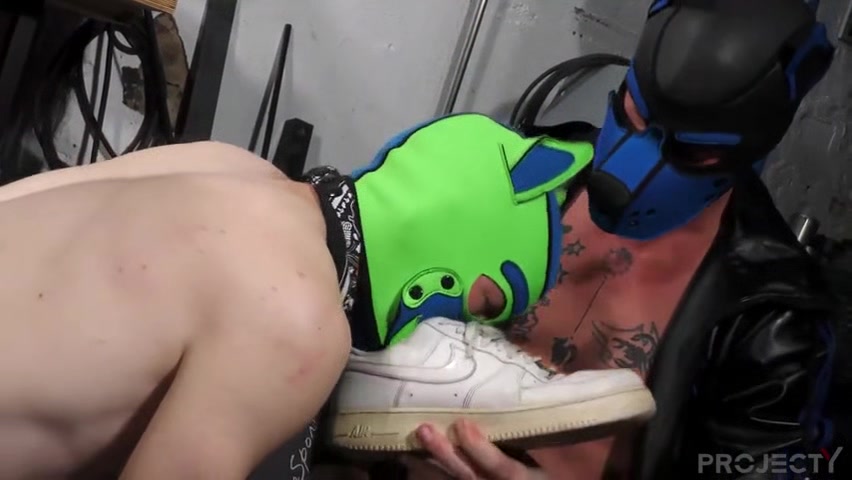 Sneaker cuming load boys