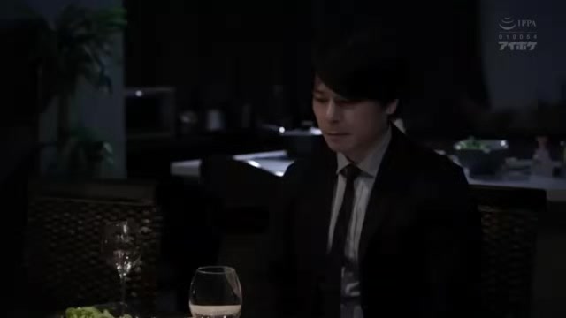 06830,A woman who is fucked and writhes in agony
