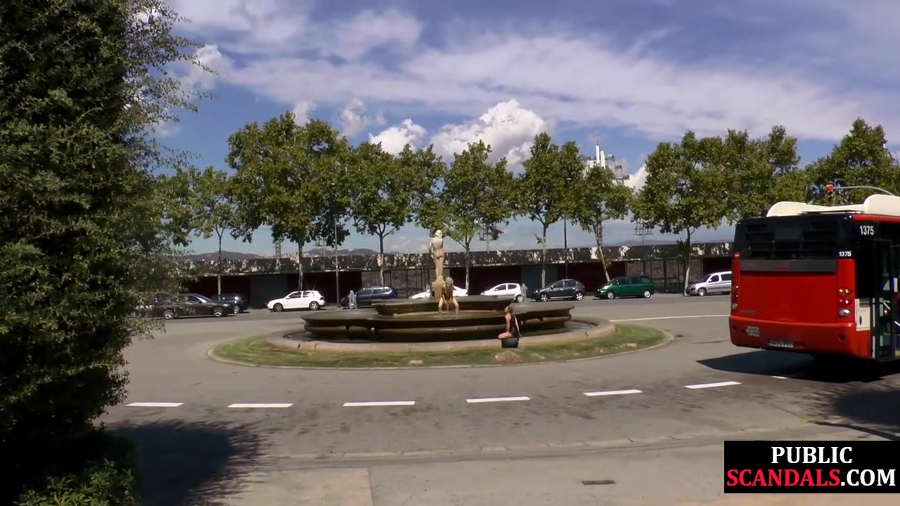 Public deepthroating slut shows public nudity outdoor