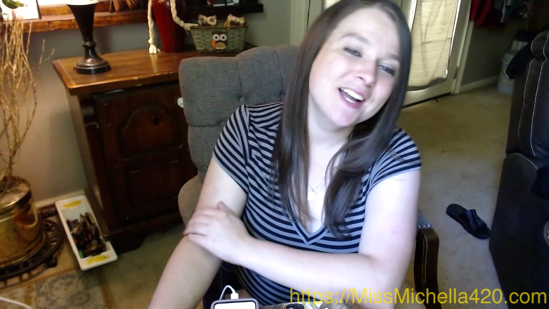 Mistress Loves Using Her Body To Make Sure That Her Beta Bitches Know That They Are Weak And Inferior To Her Always - Missmichella420