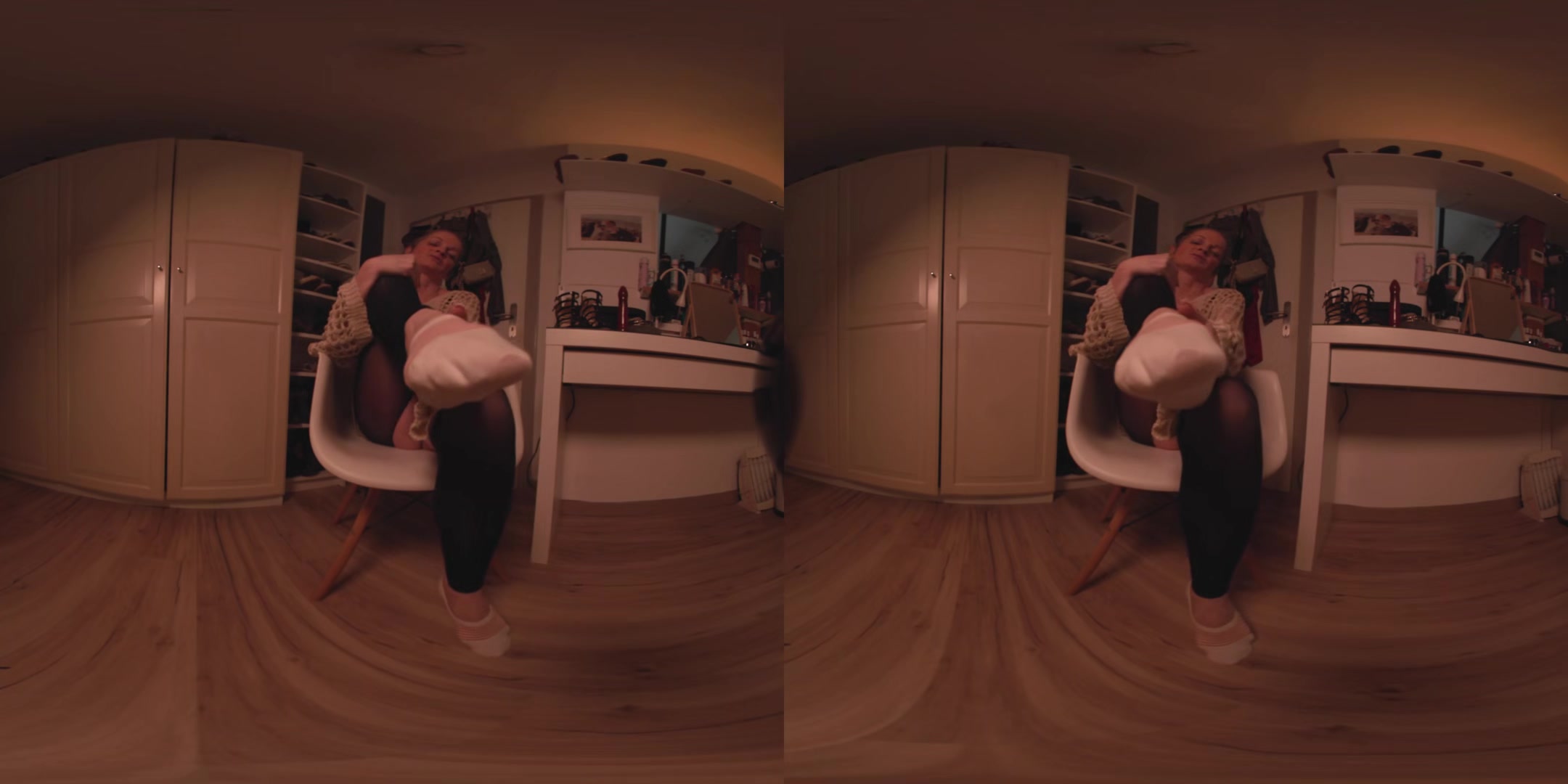 Masturbating In Heels - Sabdeluxe