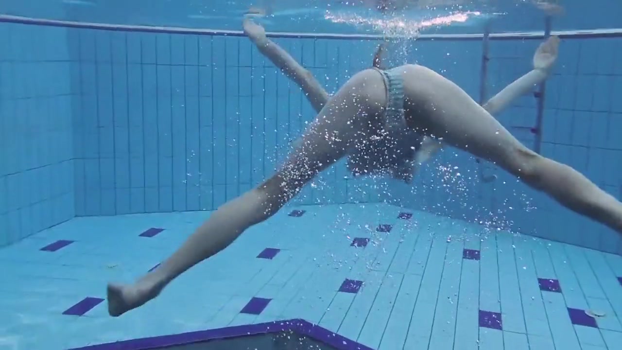 Super Hot Underwater Hairy Babe 5 Min With Anna Netrebko