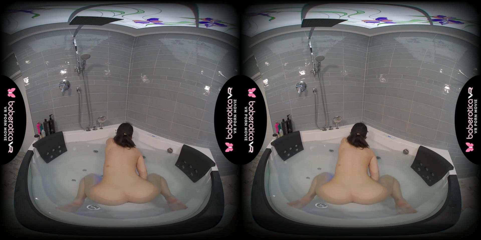 Cinderella and her pink dildo are in the tub for some VR fun - BaberoticaVR
