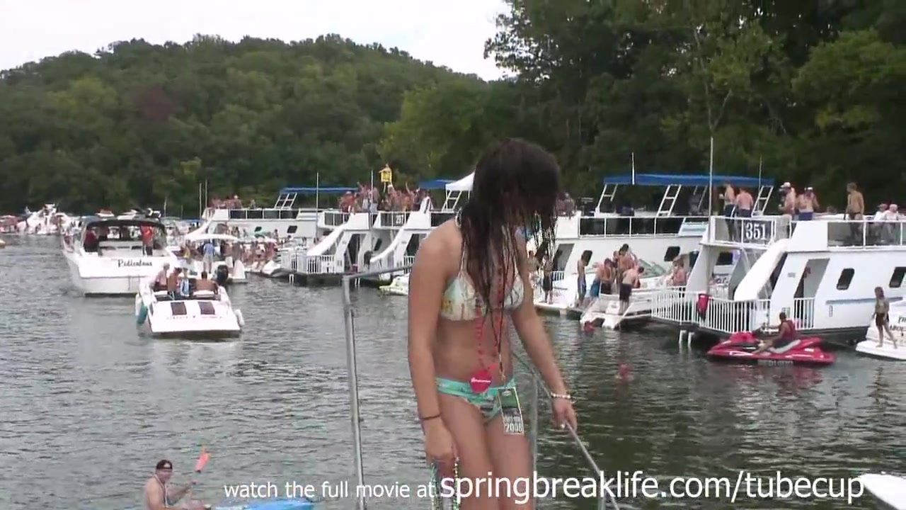 SpringBreakLife Video: Naked In Public On The Water