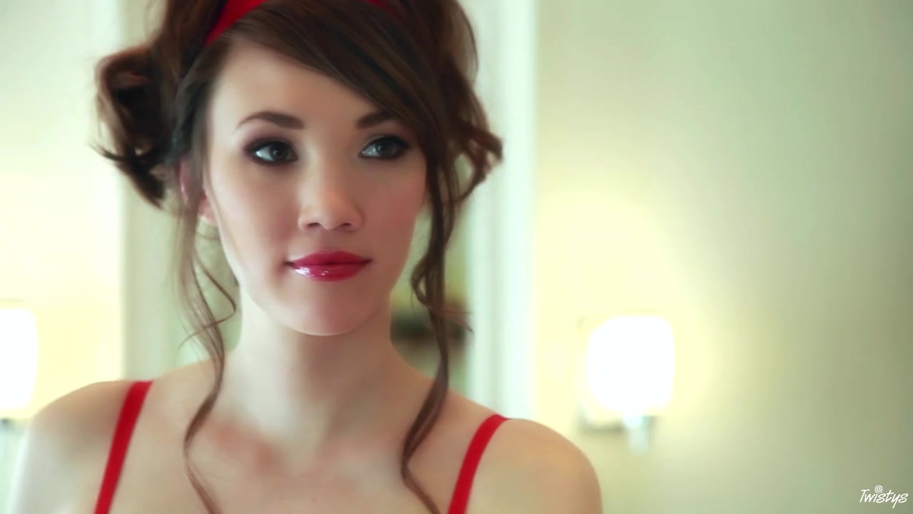 Aria Amor in Amore love - TwistysNetwork