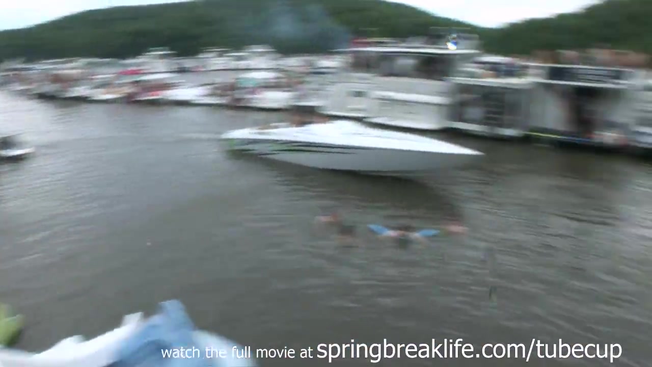 SpringBreakLife Video: 3 Girls In Hot Tub