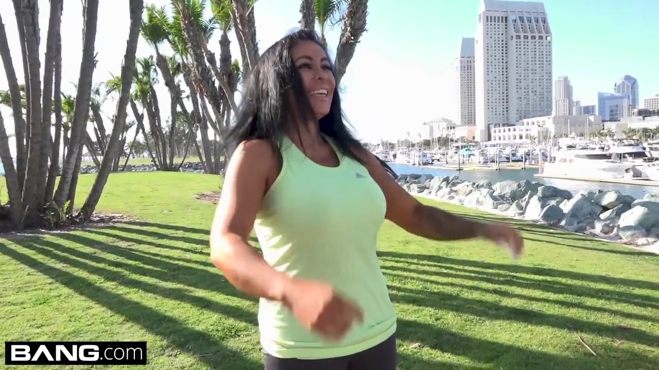 MILF Simone Garza's pussy is ready for a workout