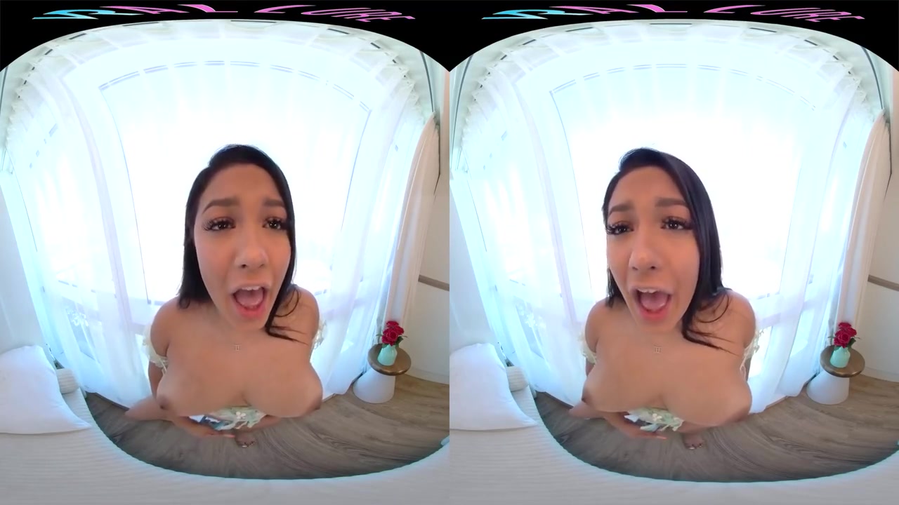 Busty Latina Beauty Masturbates With Her Toy With Virtual Reality And Serena Santos