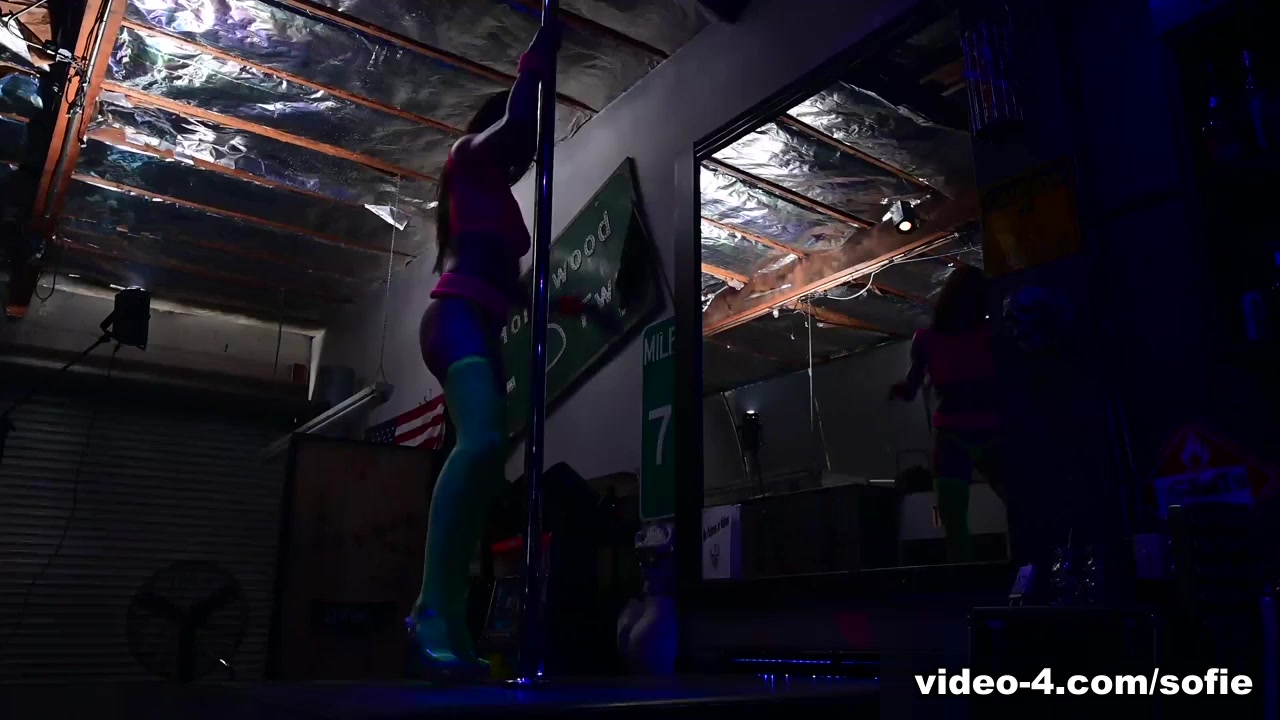 Working The Pole featuring Sofie Marie - SofieMarieXXX