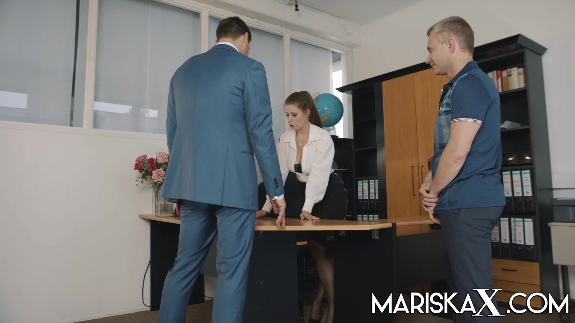 MARISKAX Lady Lyne fucked by her two coworkers