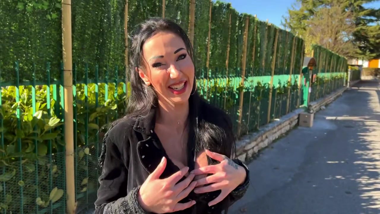 Rose, a sensual and very hard welcome! - Jacquie et Michel TV