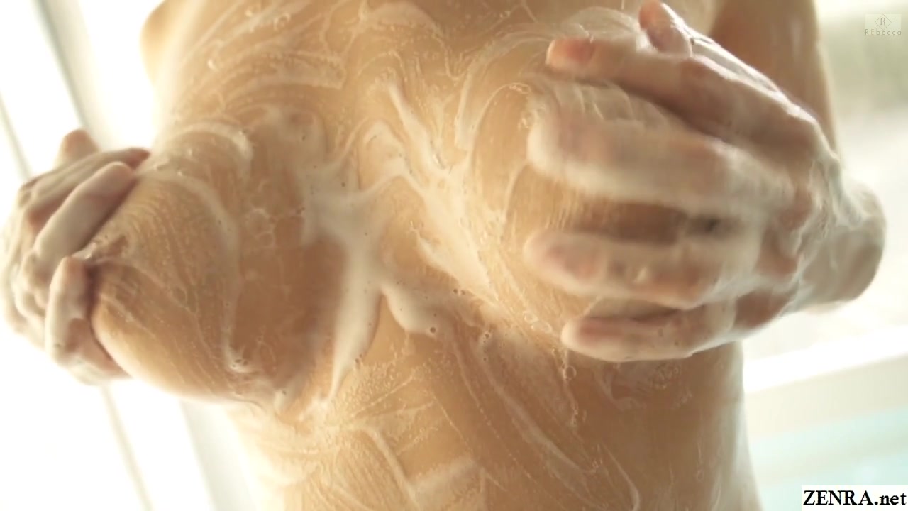JAV star Mitsuha Kikukawa virtual bathtime handjob