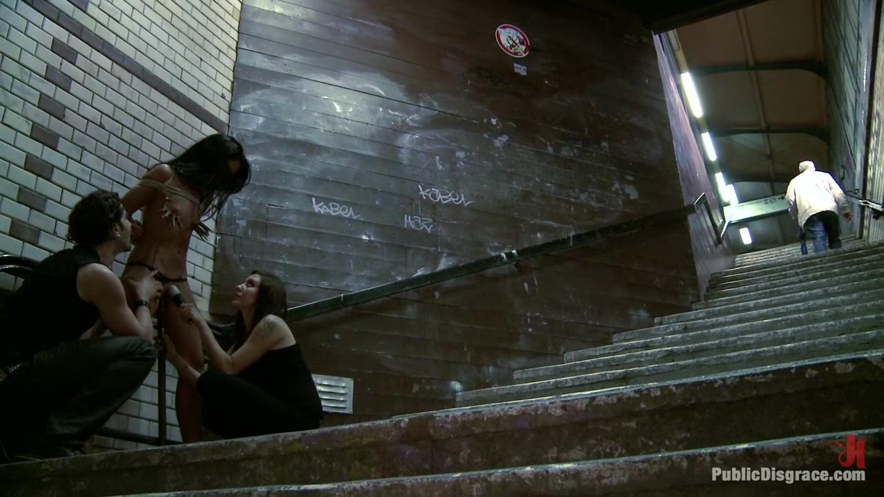 Euro Babe Disgraced in the Streets