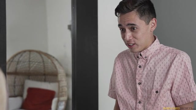 Moms Battery Powered Orgasm - S1:E5 - Momlover