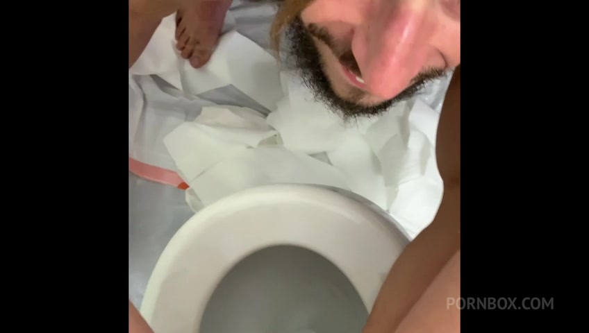 Donte takes Vile Vixen to a squatted house! - PissVids