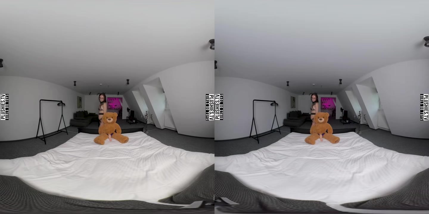 Home Alone With Toys - PlushiesVR