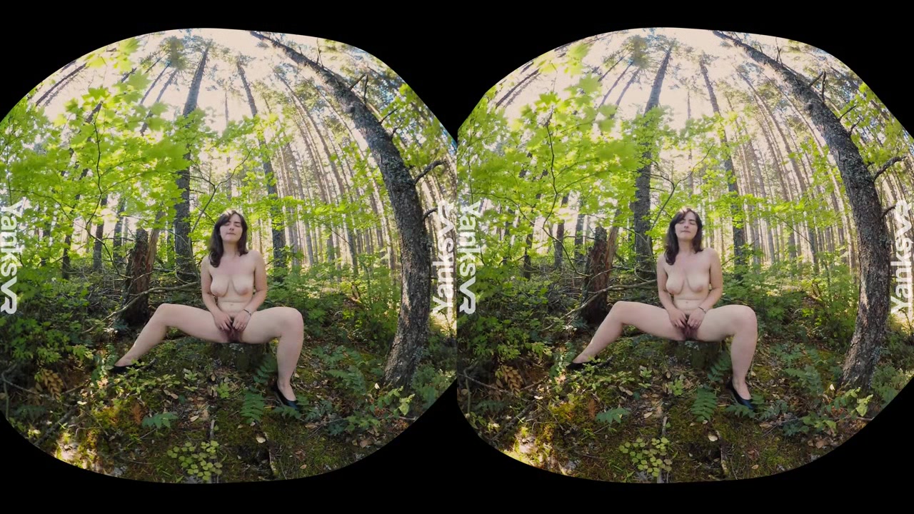 Raven Snow Clit Pleasure in the Forest