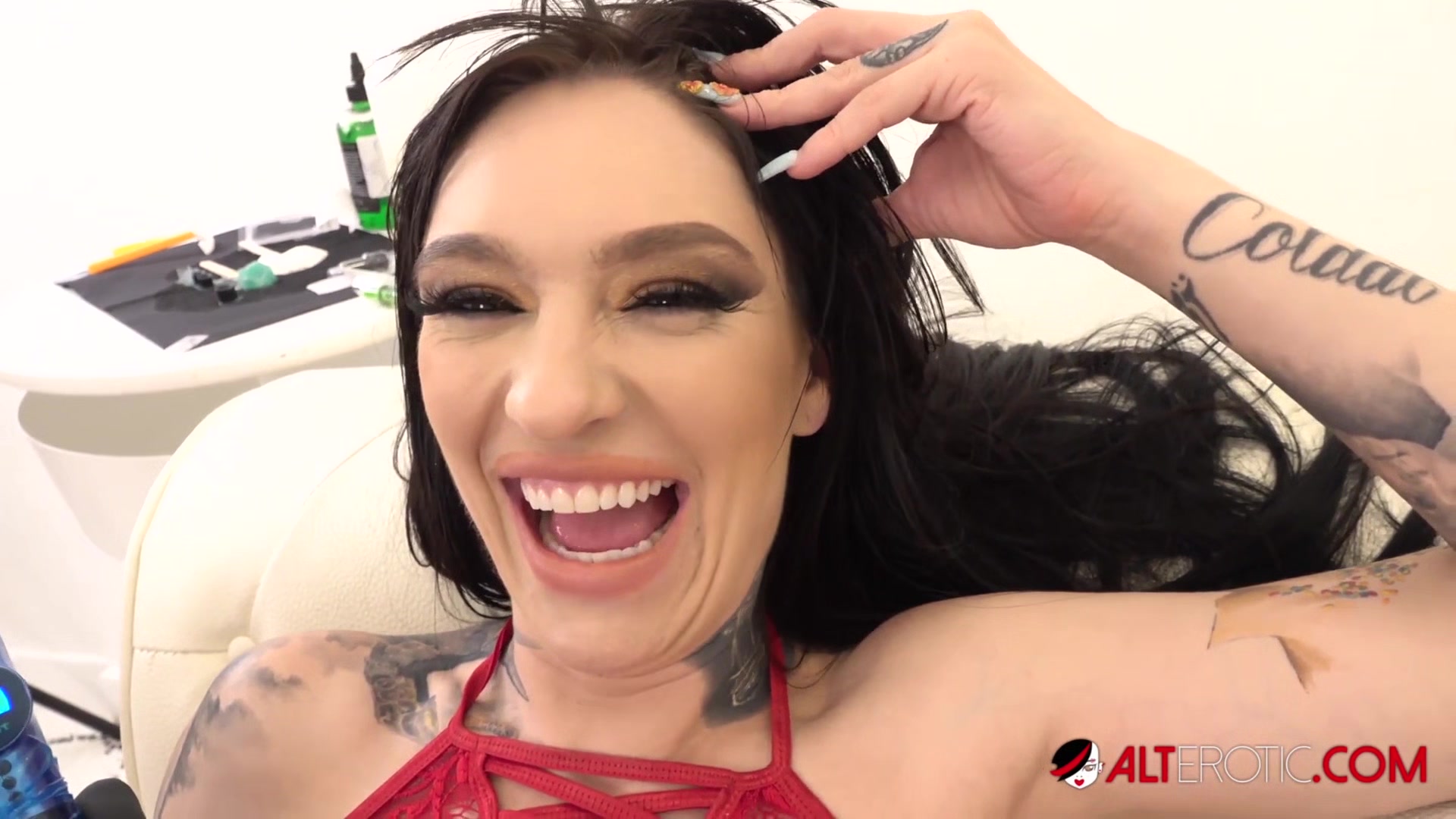 Misha gets new ink from Evilyn then they share a cock