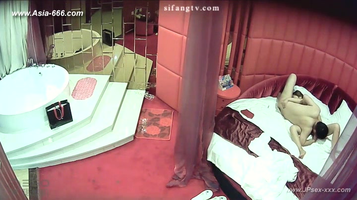 Hackers use the camera to remote monitoring of a lover's home ***