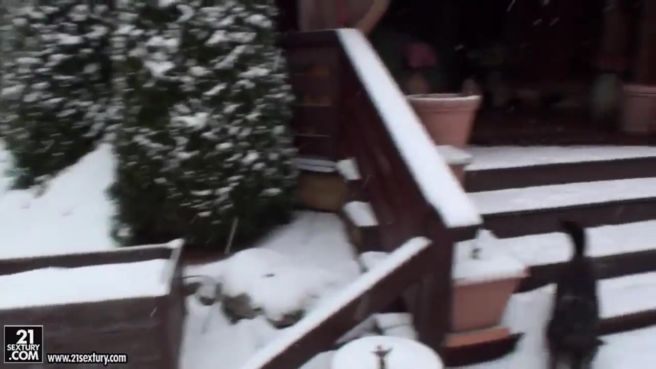 Babe Kathia Nobili gets filmed on snow