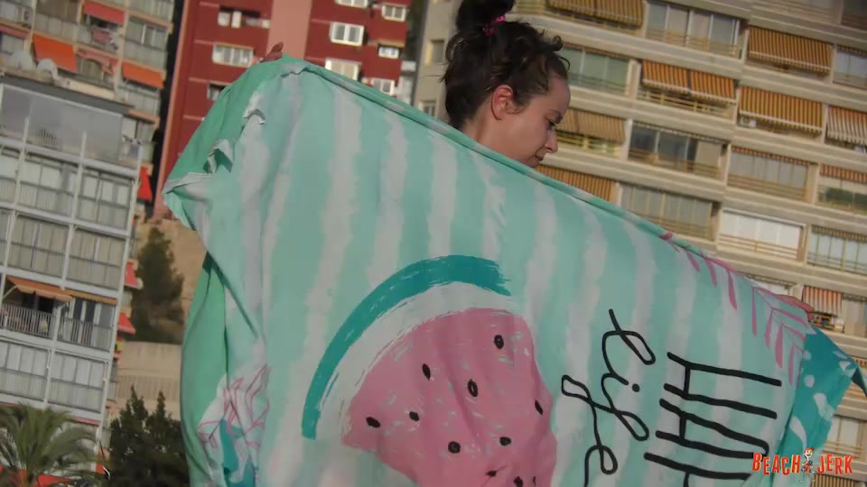 Sweet nips - BeachJerk
