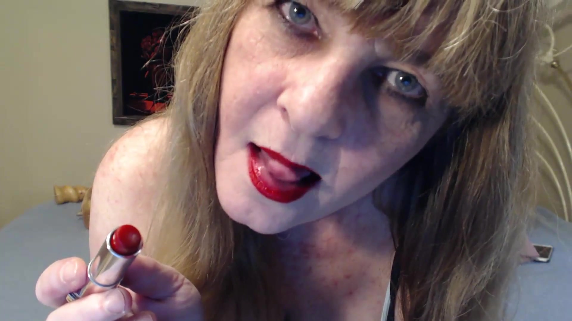 ~Juicy Red Lips On Your Cock - TacAmateurs