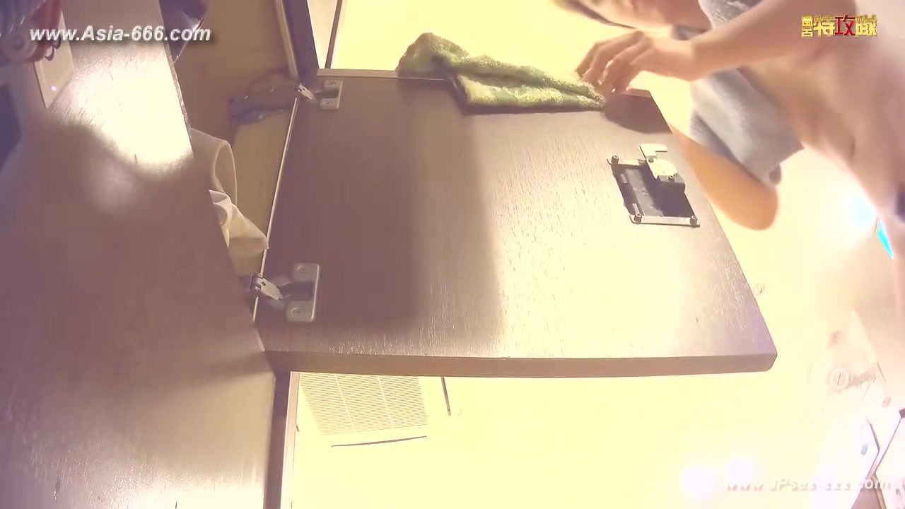 japanese public bathroom changeroom.71