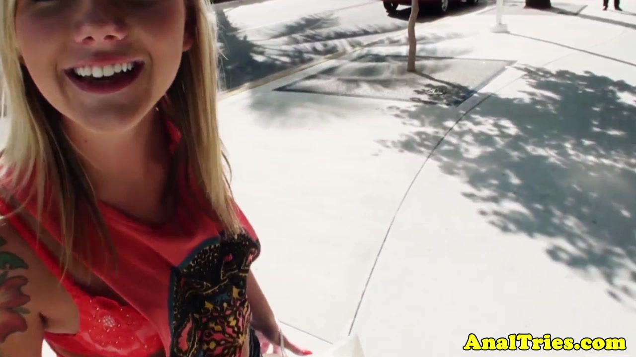 Amateur girlfriend assfucked doggystyle