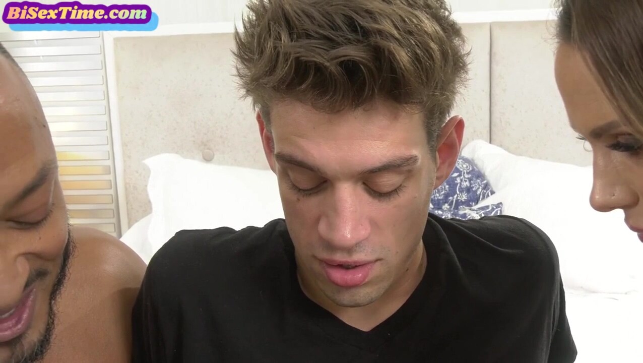 Hot bae hard pussyfucked in bisex 3way
