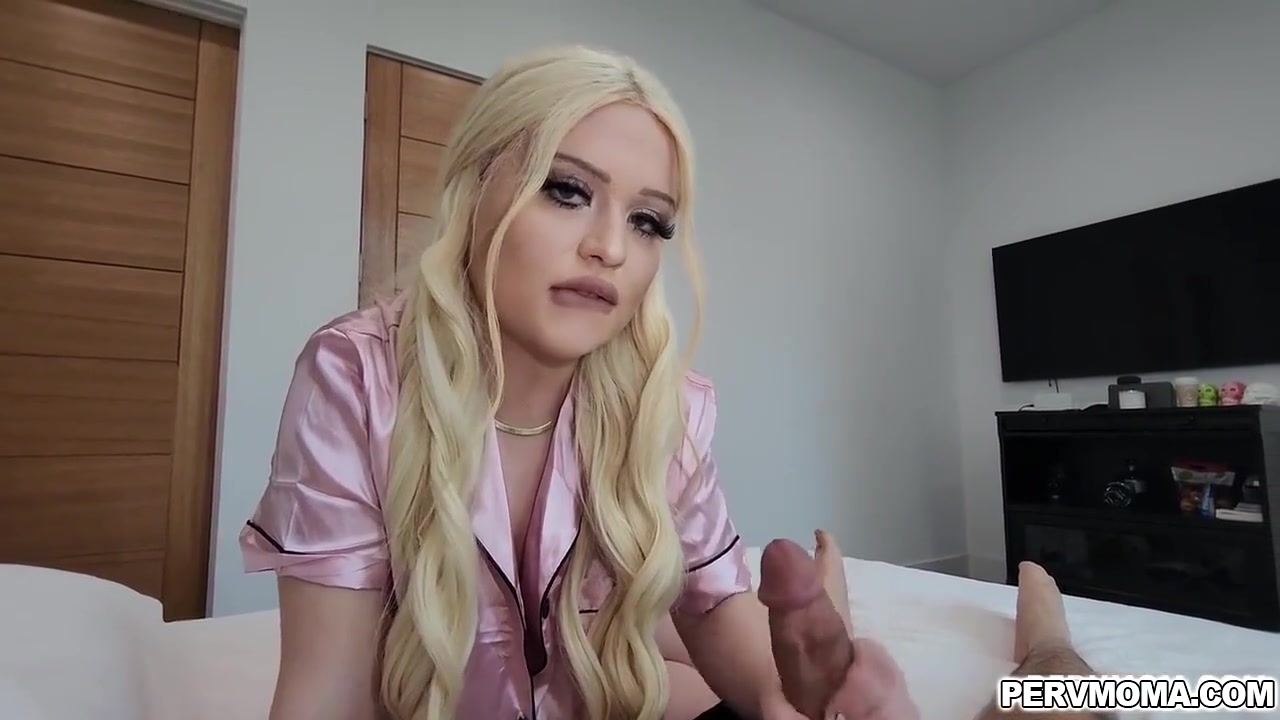 Aviana Watches London While Sucking Allens Cock