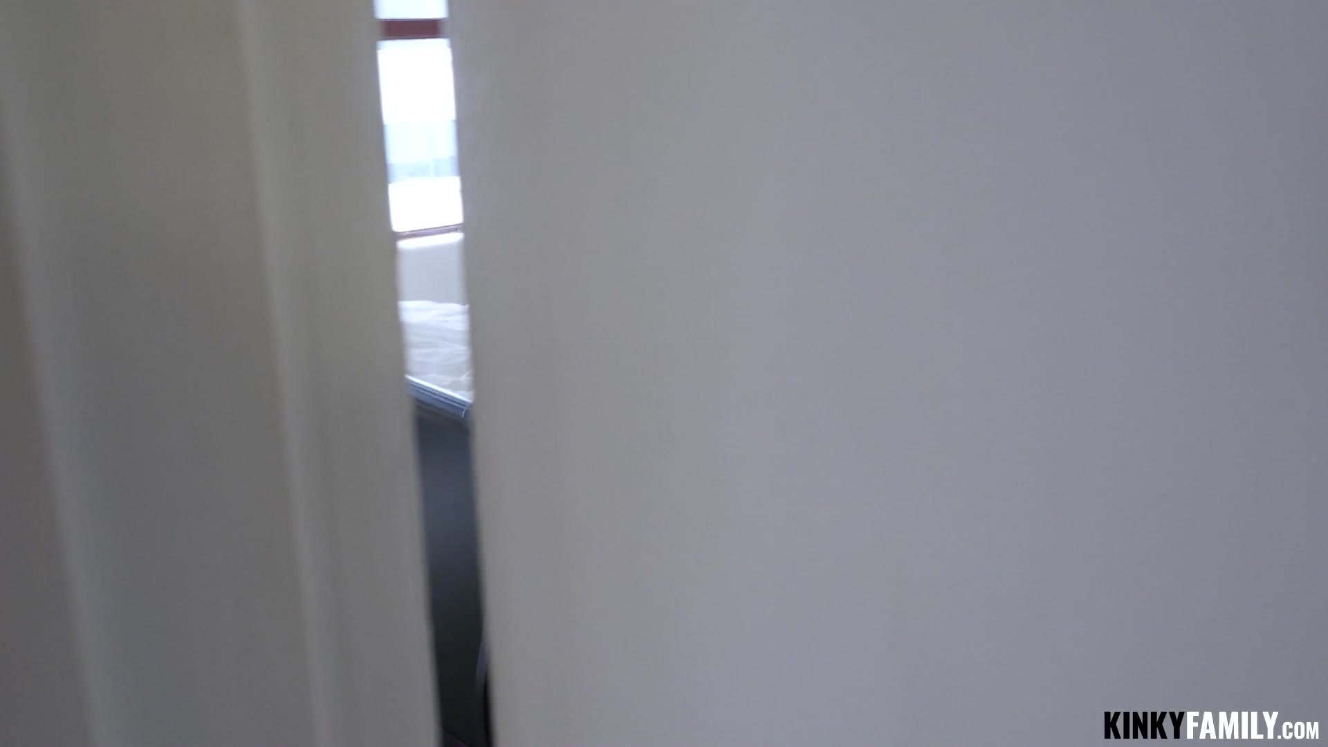 Kinky Family - Tiffany Watson - Knocking up his slutty stepsis