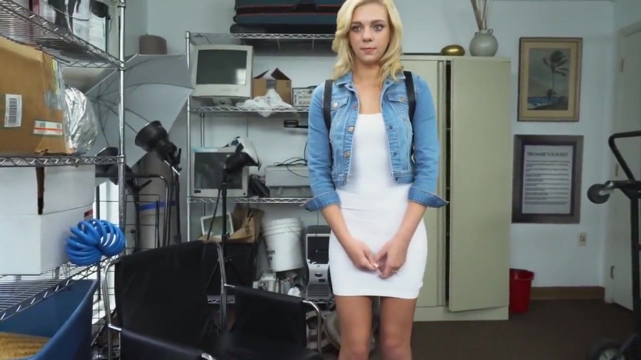 Deep Throat At The Office By Petite Horny teen 18+ This Blo