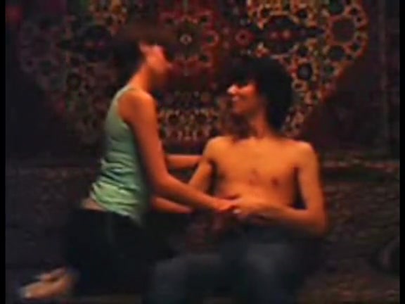 Girlfriend gives a private sex lesson ended with facial