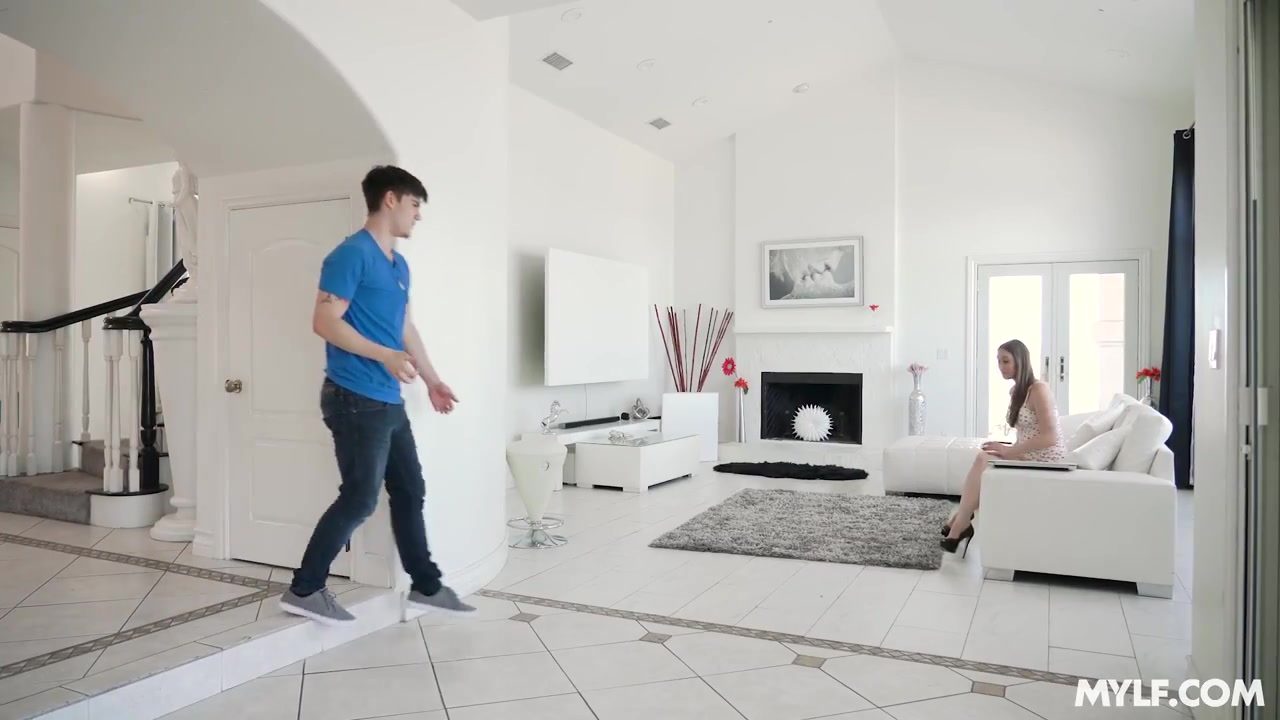 Stepmom Makes It Happen - MYLF