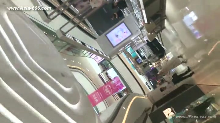 chinese girls go to toilet.135