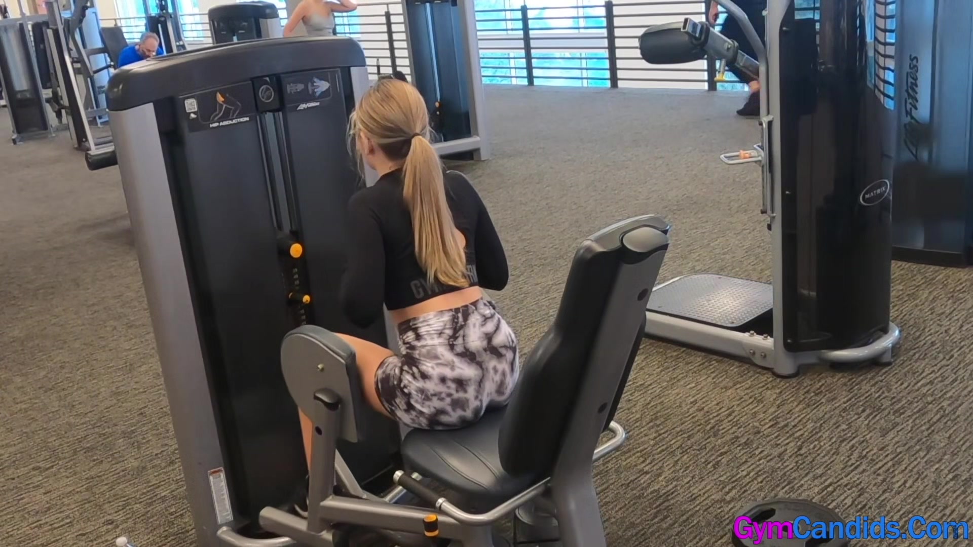 Two Hot teen 18+ Asses at the Gym