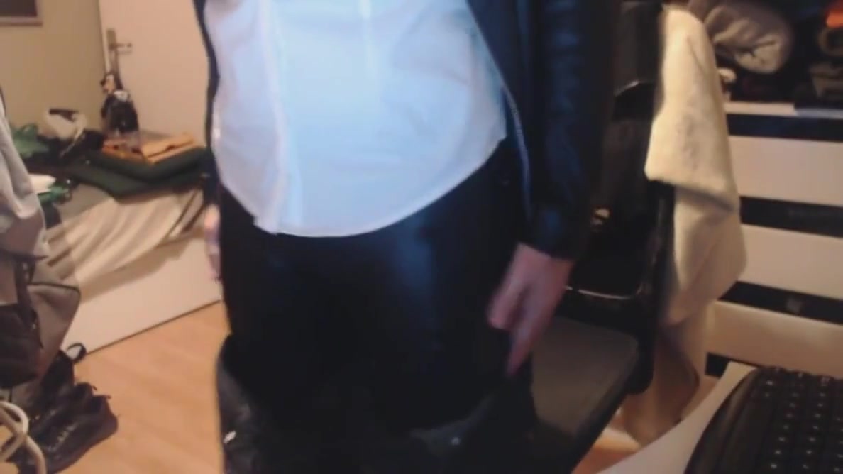 Crossdresser Masturbates