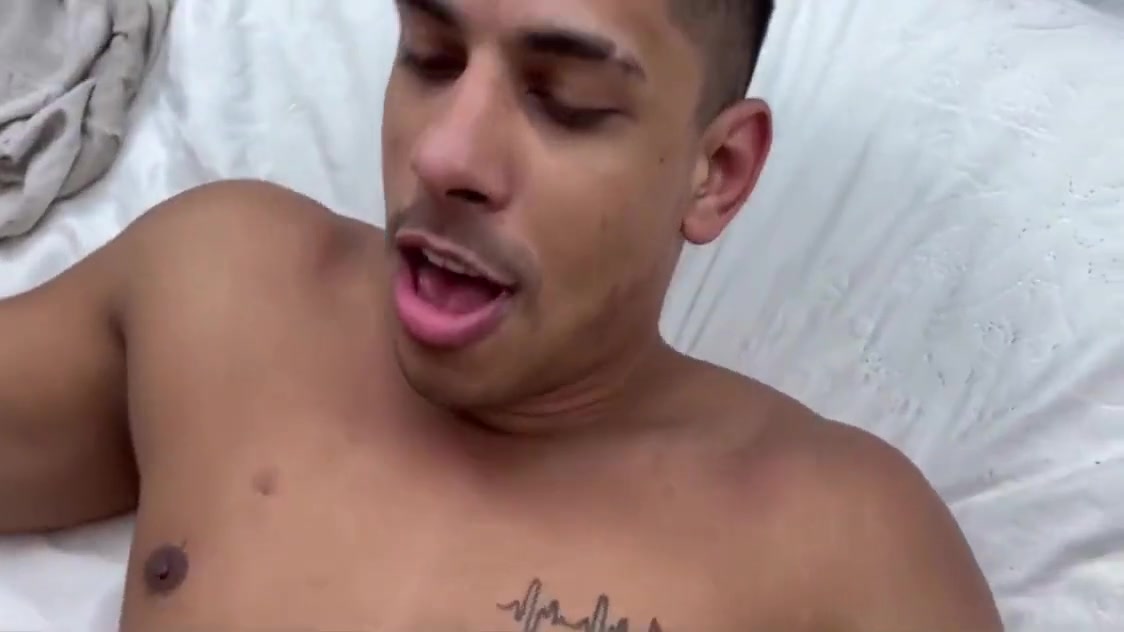 Gab Otaku And Johny Will In Arrombando O Ate Leitar O Cuzinho Dele. - Previa 10 Min